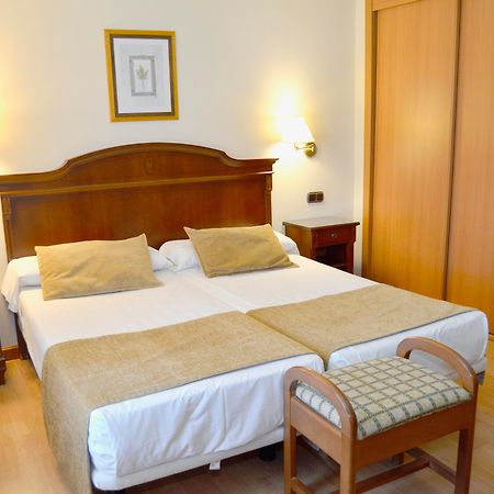 Hotel Lasa Sport Valladolid Exterior photo