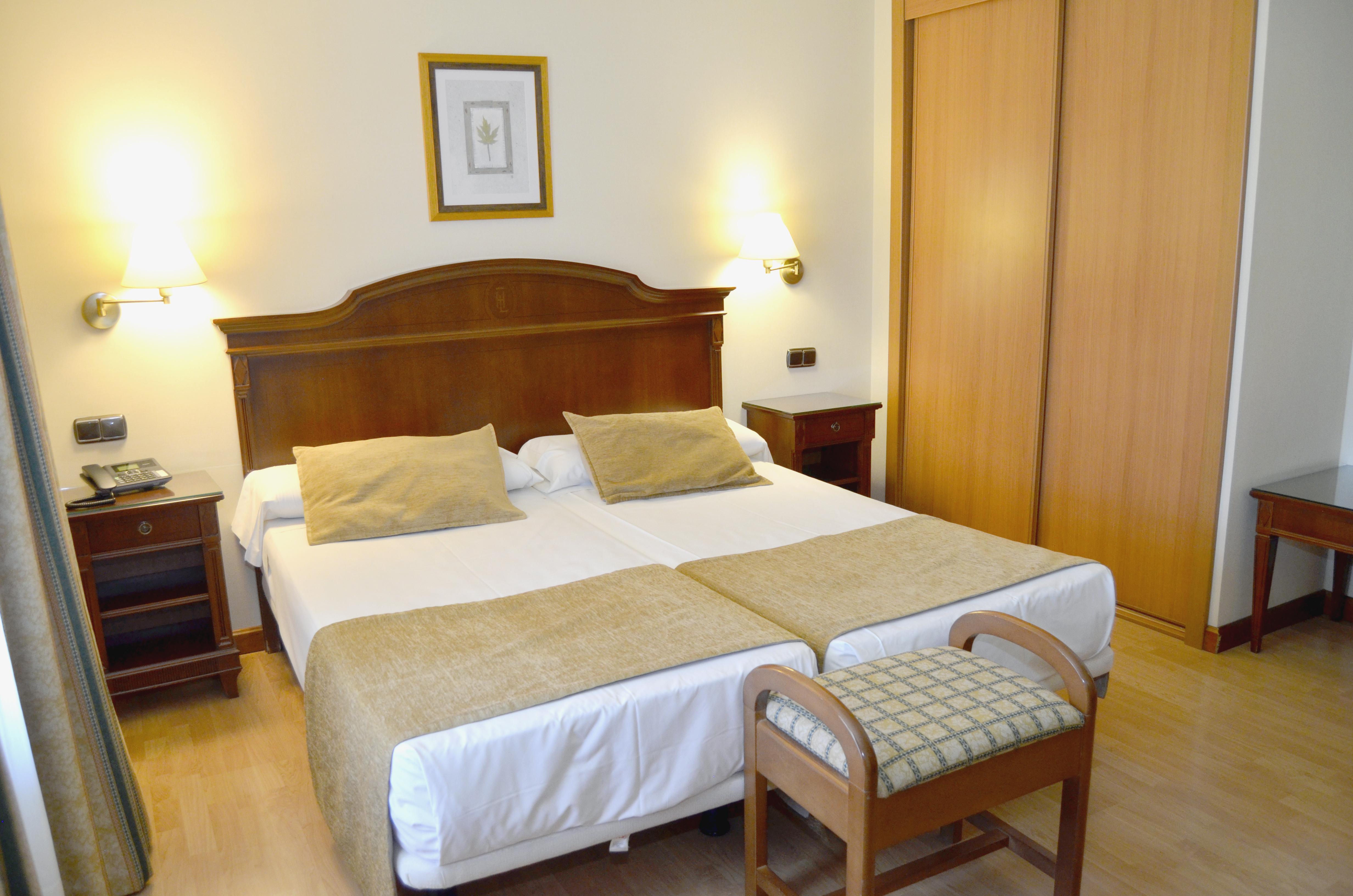 Hotel Lasa Sport Valladolid Exterior photo